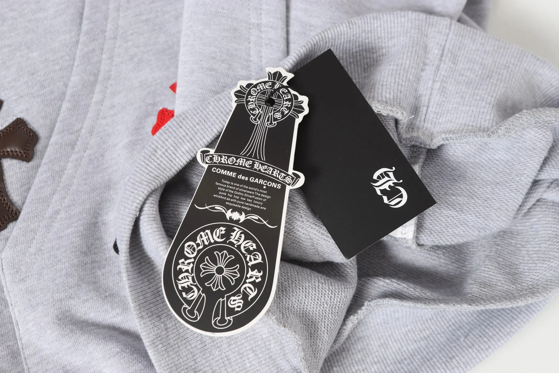 P280 #L3107 cross-border model. Those who pursue quality should not place an order. -Chrome Hearts/Chrome Hearts graffiti spoof printed leather cross✝️Hooded sweatshirt - High weight, high density and high quality. The wool is soft, delicate and skin-friendly. It feels soft and silky. It has excellent warmth and skin-friendly properties. XL